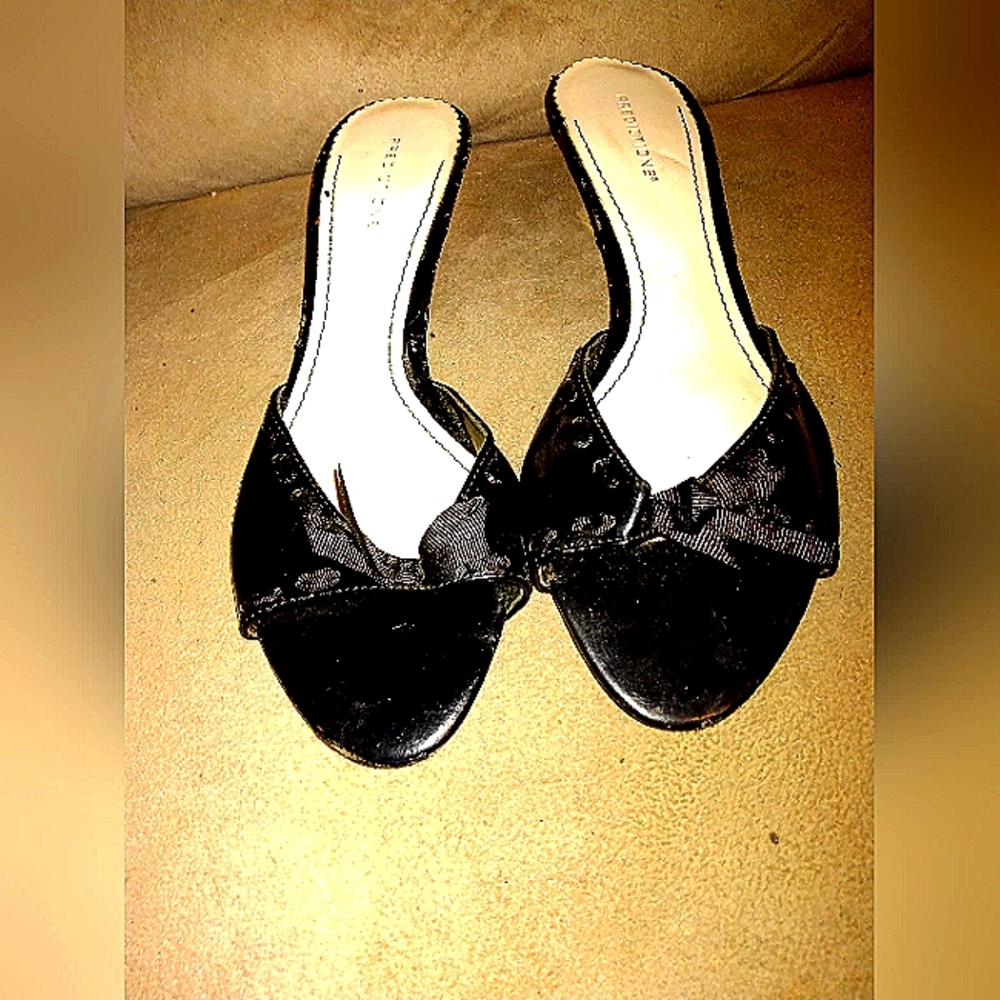 Super cute black open toe slip on heels with bow